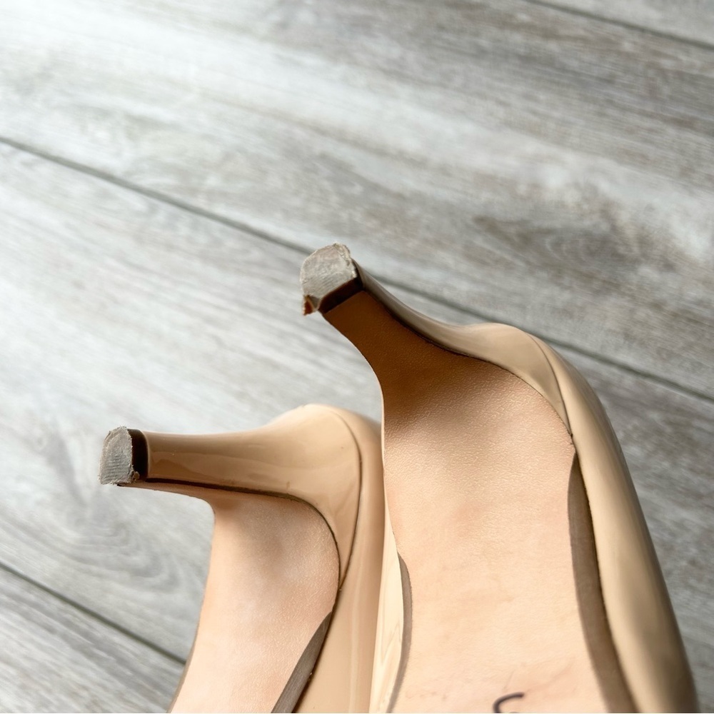 Clarks Soft Cushion Patent Leather Round Toe Pumps - Picture 15 of 16